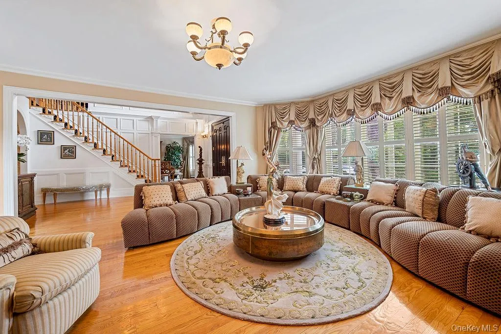 4 Point Crescent, New York, NY, 4 Bedrooms Bedrooms, 8 Rooms Rooms,4 BathroomsBathrooms,Residential,For Rent,Point,0,1008950 4 Point Crescent, New York, NY, 4 Bedrooms Bedrooms, 8 Rooms Rooms,4 BathroomsBathrooms,Residential,For Rent,Point,0,1008950
