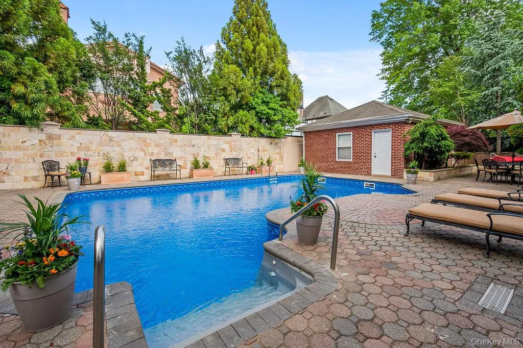 4 Point Crescent, New York, NY, 4 Bedrooms Bedrooms, 8 Rooms Rooms,4 BathroomsBathrooms,Residential,For Rent,Point,0,1008950 4 Point Crescent, New York, NY, 4 Bedrooms Bedrooms, 8 Rooms Rooms,4 BathroomsBathrooms,Residential,For Rent,Point,0,1008950