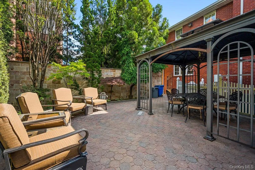 4 Point Crescent, New York, NY, 4 Bedrooms Bedrooms, 8 Rooms Rooms,4 BathroomsBathrooms,Residential,For Rent,Point,0,1008950 4 Point Crescent, New York, NY, 4 Bedrooms Bedrooms, 8 Rooms Rooms,4 BathroomsBathrooms,Residential,For Rent,Point,0,1008950