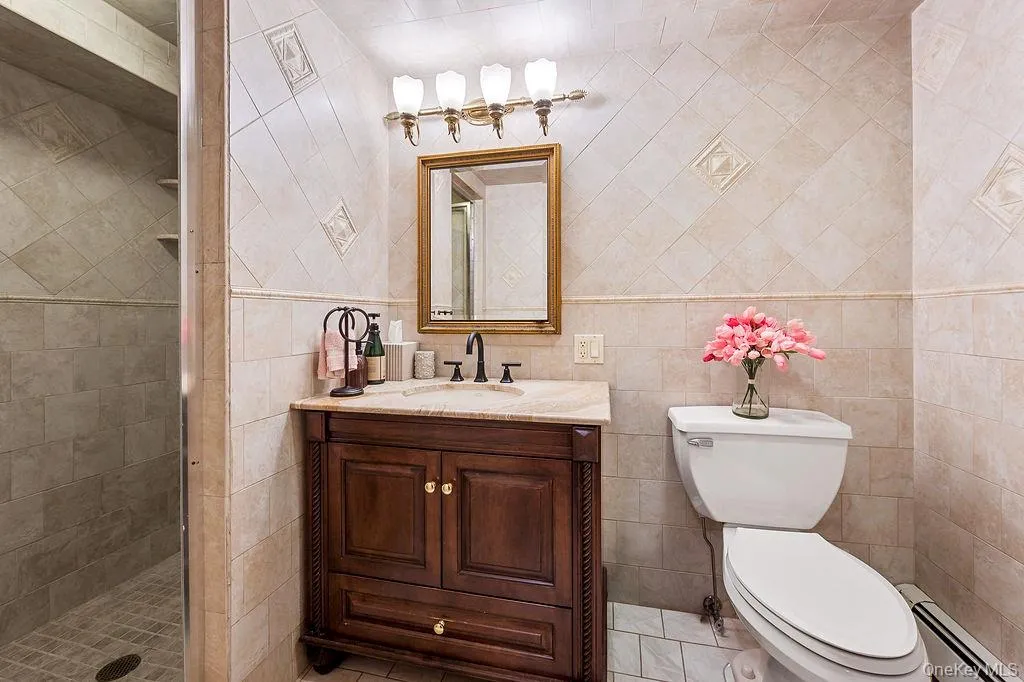 4 Point Crescent, New York, NY, 4 Bedrooms Bedrooms, 8 Rooms Rooms,4 BathroomsBathrooms,Residential,For Rent,Point,0,1008950 4 Point Crescent, New York, NY, 4 Bedrooms Bedrooms, 8 Rooms Rooms,4 BathroomsBathrooms,Residential,For Rent,Point,0,1008950