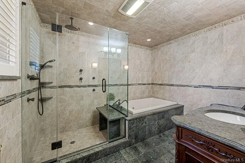 4 Point Crescent, New York, NY, 4 Bedrooms Bedrooms, 8 Rooms Rooms,4 BathroomsBathrooms,Residential,For Rent,Point,0,1008950 4 Point Crescent, New York, NY, 4 Bedrooms Bedrooms, 8 Rooms Rooms,4 BathroomsBathrooms,Residential,For Rent,Point,0,1008950