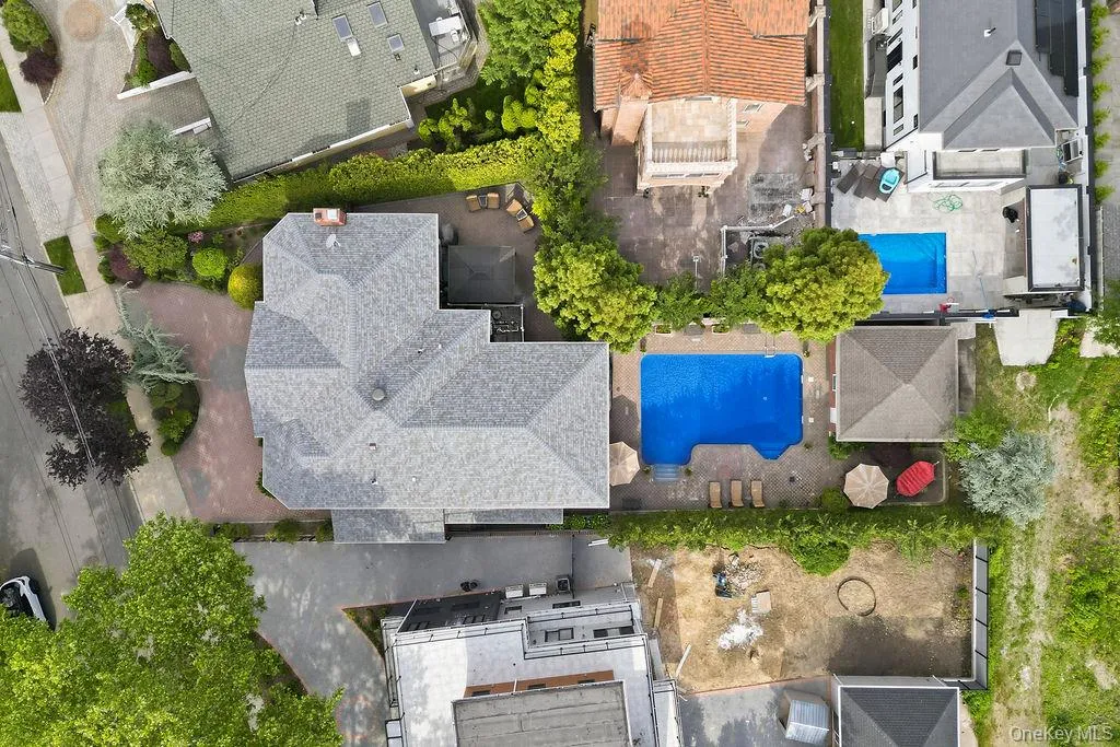 4 Point Crescent, New York, NY, 4 Bedrooms Bedrooms, 8 Rooms Rooms,4 BathroomsBathrooms,Residential,For Rent,Point,0,1008950 4 Point Crescent, New York, NY, 4 Bedrooms Bedrooms, 8 Rooms Rooms,4 BathroomsBathrooms,Residential,For Rent,Point,0,1008950