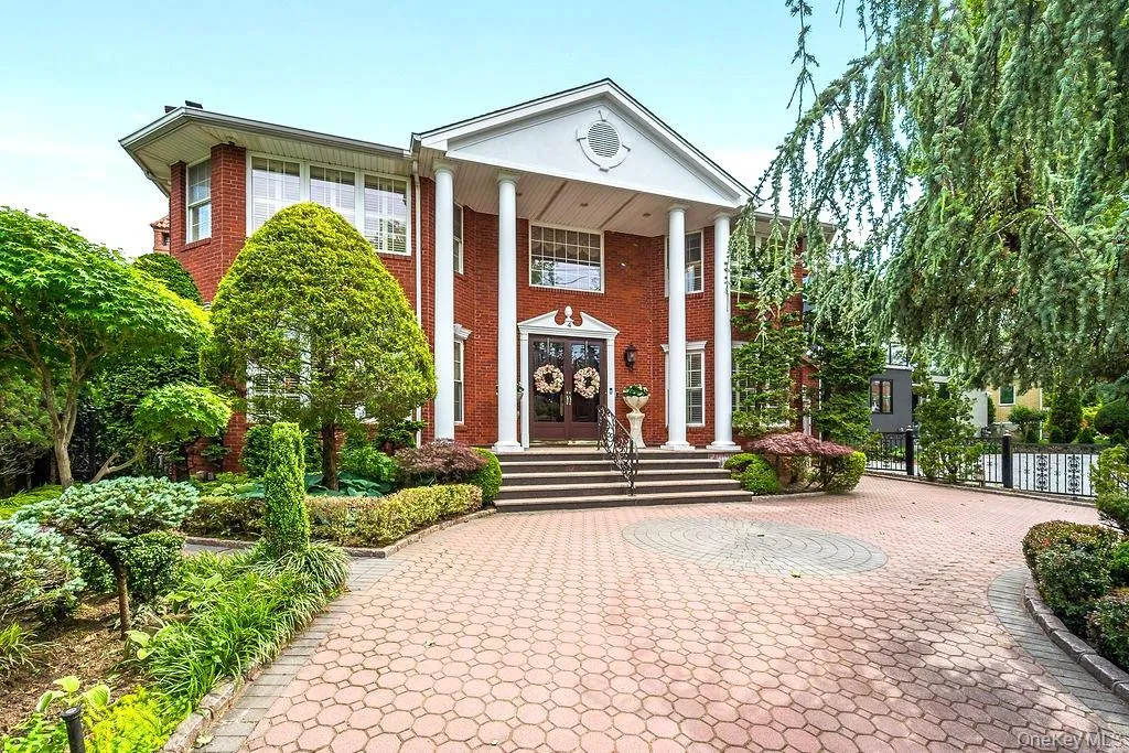 4 Point Crescent, New York, NY, 4 Bedrooms Bedrooms, 8 Rooms Rooms,4 BathroomsBathrooms,Residential,For Rent,Point,0,1008950 4 Point Crescent, New York, NY, 4 Bedrooms Bedrooms, 8 Rooms Rooms,4 BathroomsBathrooms,Residential,For Rent,Point,0,1008950