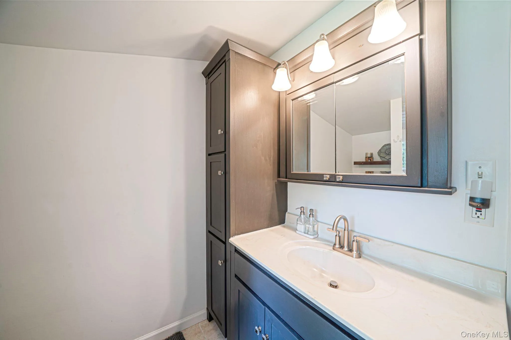 43 College Drive, Brookhaven, NY, 4 Bedrooms Bedrooms, 8 Rooms Rooms,1 BathroomBathrooms,Residential,For Rent,College,0,1008953 43 College Drive, Brookhaven, NY, 4 Bedrooms Bedrooms, 8 Rooms Rooms,1 BathroomBathrooms,Residential,For Rent,College,0,1008953