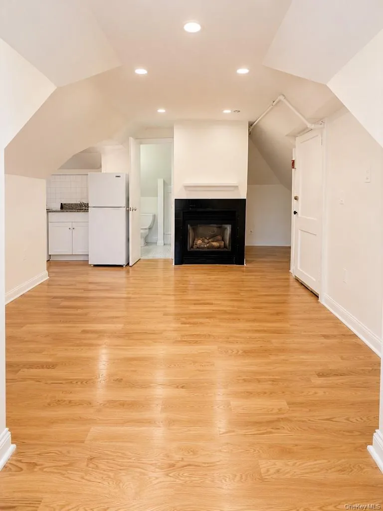 14 Highland Avenue, Orangetown, NY, 1 Room Rooms,1 BathroomBathrooms,Residential Lease,For Rent,Highland,0,1008958 14 Highland Avenue, Orangetown, NY, 1 Room Rooms,1 BathroomBathrooms,Residential Lease,For Rent,Highland,0,1008958