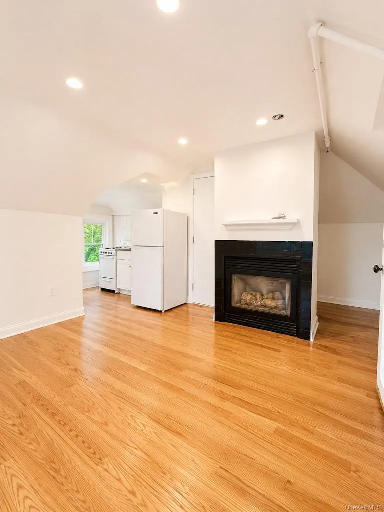 14 Highland Avenue, Orangetown, NY, 1 Room Rooms,1 BathroomBathrooms,Residential Lease,For Rent,Highland,0,1008958 14 Highland Avenue, Orangetown, NY, 1 Room Rooms,1 BathroomBathrooms,Residential Lease,For Rent,Highland,0,1008958