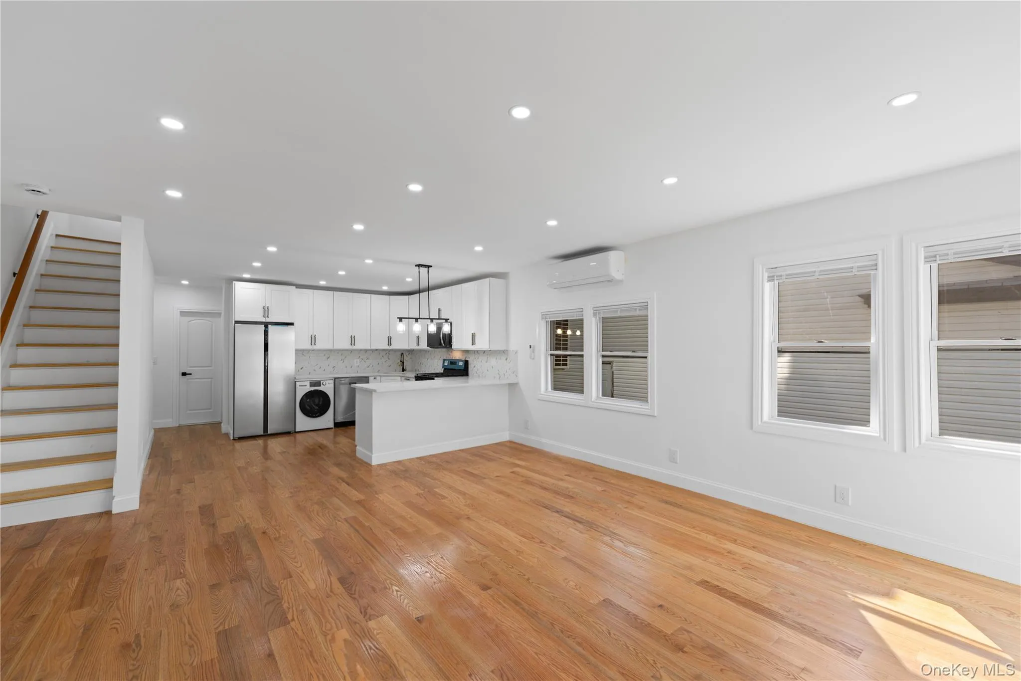 122-19 Lucas Street, New York, NY, 5 Bedrooms Bedrooms, 10 Rooms Rooms,4 BathroomsBathrooms,Residential,For Rent,Lucas,0,1008967 122-19 Lucas Street, New York, NY, 5 Bedrooms Bedrooms, 10 Rooms Rooms,4 BathroomsBathrooms,Residential,For Rent,Lucas,0,1008967