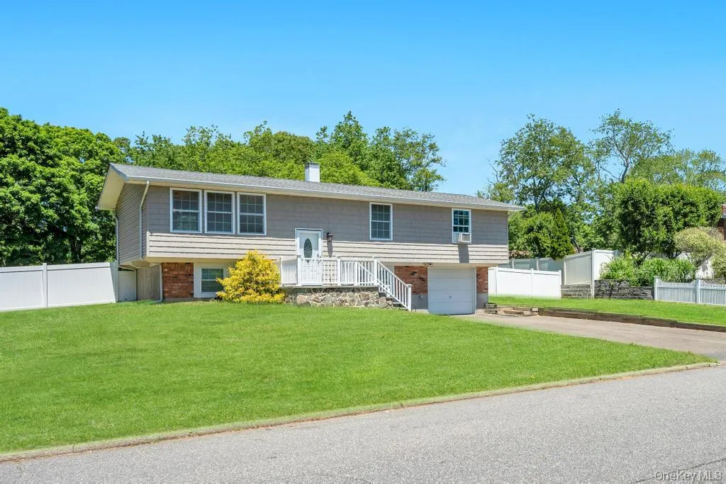 5 Fairway Drive, Brookhaven, NY, 4 Bedrooms Bedrooms, 8 Rooms Rooms,2 BathroomsBathrooms,Residential,For Rent,Fairway,0,1008974 5 Fairway Drive, Brookhaven, NY, 4 Bedrooms Bedrooms, 8 Rooms Rooms,2 BathroomsBathrooms,Residential,For Rent,Fairway,0,1008974