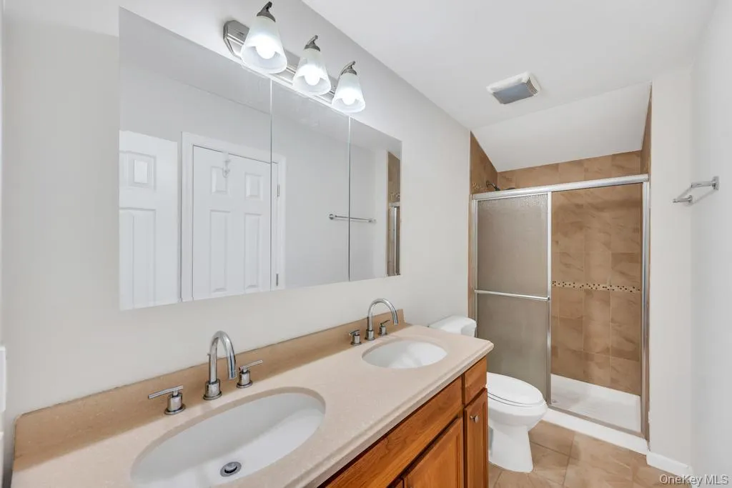 5 Fairway Drive, Brookhaven, NY, 4 Bedrooms Bedrooms, 8 Rooms Rooms,2 BathroomsBathrooms,Residential,For Rent,Fairway,0,1008974 5 Fairway Drive, Brookhaven, NY, 4 Bedrooms Bedrooms, 8 Rooms Rooms,2 BathroomsBathrooms,Residential,For Rent,Fairway,0,1008974
