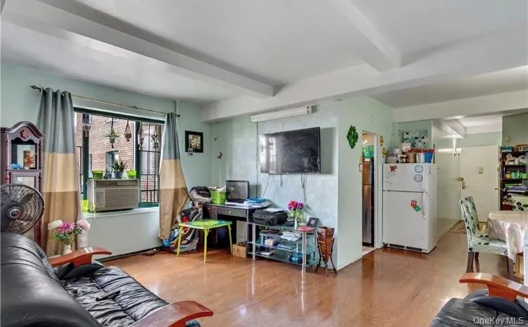 1970 Tremont Avenue, New York, NY, 2 Bedrooms Bedrooms, 3 Rooms Rooms,1 BathroomBathrooms,Residential,For Rent,Tremont,0,1008987 1970 Tremont Avenue, New York, NY, 2 Bedrooms Bedrooms, 3 Rooms Rooms,1 BathroomBathrooms,Residential,For Rent,Tremont,0,1008987