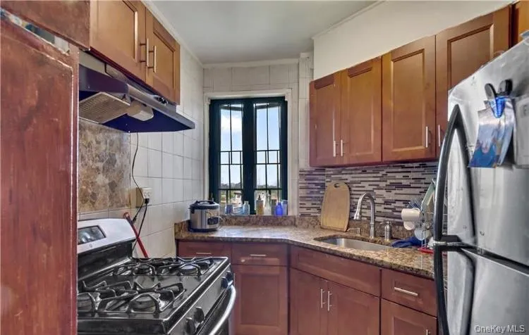 1970 Tremont Avenue, New York, NY, 2 Bedrooms Bedrooms, 3 Rooms Rooms,1 BathroomBathrooms,Residential,For Rent,Tremont,0,1008987 1970 Tremont Avenue, New York, NY, 2 Bedrooms Bedrooms, 3 Rooms Rooms,1 BathroomBathrooms,Residential,For Rent,Tremont,0,1008987