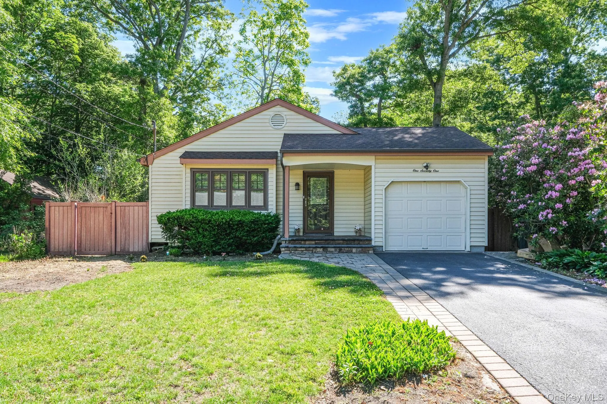 171 Tyler Avenue, Brookhaven, NY, 3 Bedrooms Bedrooms, 7 Rooms Rooms,2 BathroomsBathrooms,Residential,For Rent,Tyler,0,1008989 171 Tyler Avenue, Brookhaven, NY, 3 Bedrooms Bedrooms, 7 Rooms Rooms,2 BathroomsBathrooms,Residential,For Rent,Tyler,0,1008989