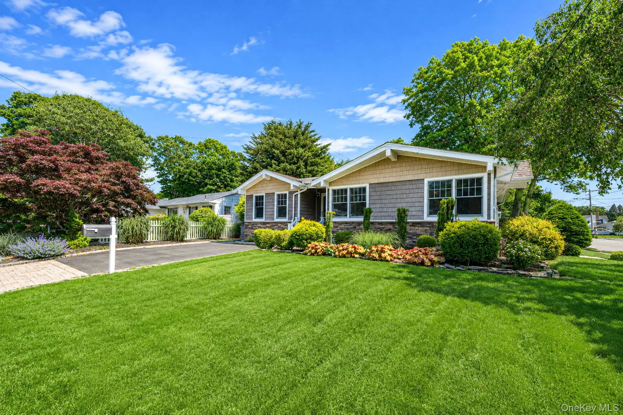 2 Pueblo Court, Islip, NY, 3 Bedrooms Bedrooms, 12 Rooms Rooms,2 BathroomsBathrooms,Residential,For Rent,Pueblo,0,1008991 2 Pueblo Court, Islip, NY, 3 Bedrooms Bedrooms, 12 Rooms Rooms,2 BathroomsBathrooms,Residential,For Rent,Pueblo,0,1008991