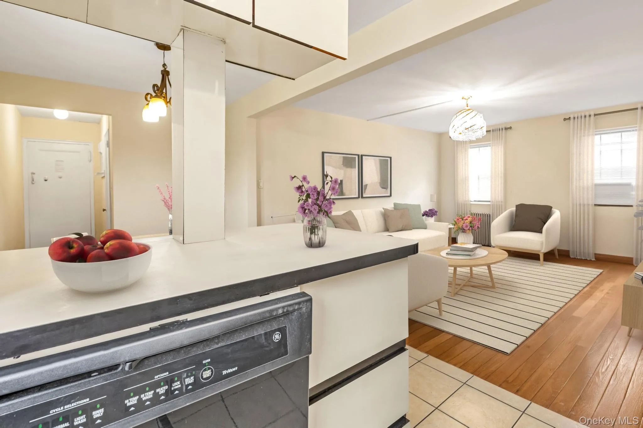 144-20 78th Road, New York, NY, 1 Bedroom Bedrooms, 3 Rooms Rooms,1 BathroomBathrooms,Residential,For Rent,78th,0,KEY1008992 144-20 78th Road, New York, NY, 1 Bedroom Bedrooms, 3 Rooms Rooms,1 BathroomBathrooms,Residential,For Rent,78th,0,KEY1008992