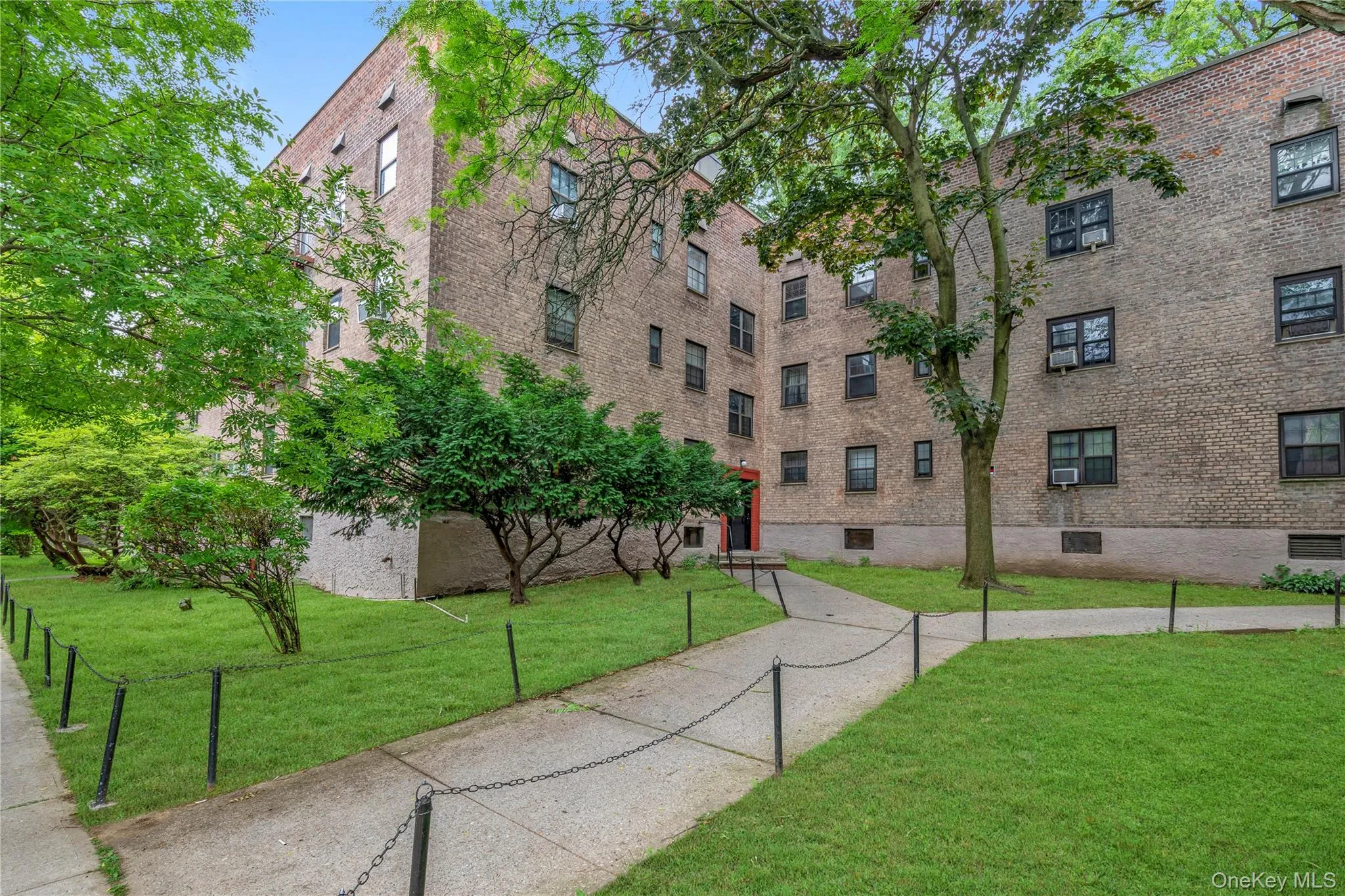 144-20 78th Road, New York, NY, 1 Bedroom Bedrooms, 3 Rooms Rooms,1 BathroomBathrooms,Residential,For Rent,78th,0,KEY1008992 144-20 78th Road, New York, NY, 1 Bedroom Bedrooms, 3 Rooms Rooms,1 BathroomBathrooms,Residential,For Rent,78th,0,KEY1008992