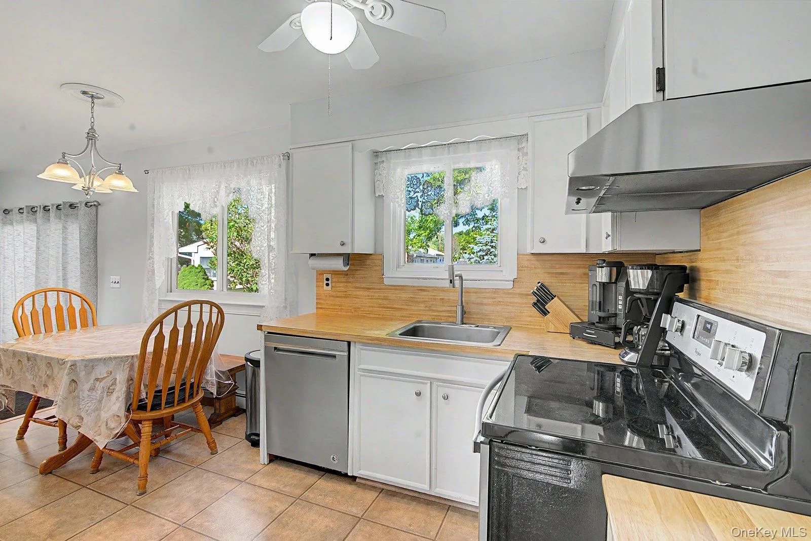 470 Ontario Street, Islip, NY, 3 Bedrooms Bedrooms, 9 Rooms Rooms,1 BathroomBathrooms,Residential,For Rent,Ontario,0,1008995 470 Ontario Street, Islip, NY, 3 Bedrooms Bedrooms, 9 Rooms Rooms,1 BathroomBathrooms,Residential,For Rent,Ontario,0,1008995