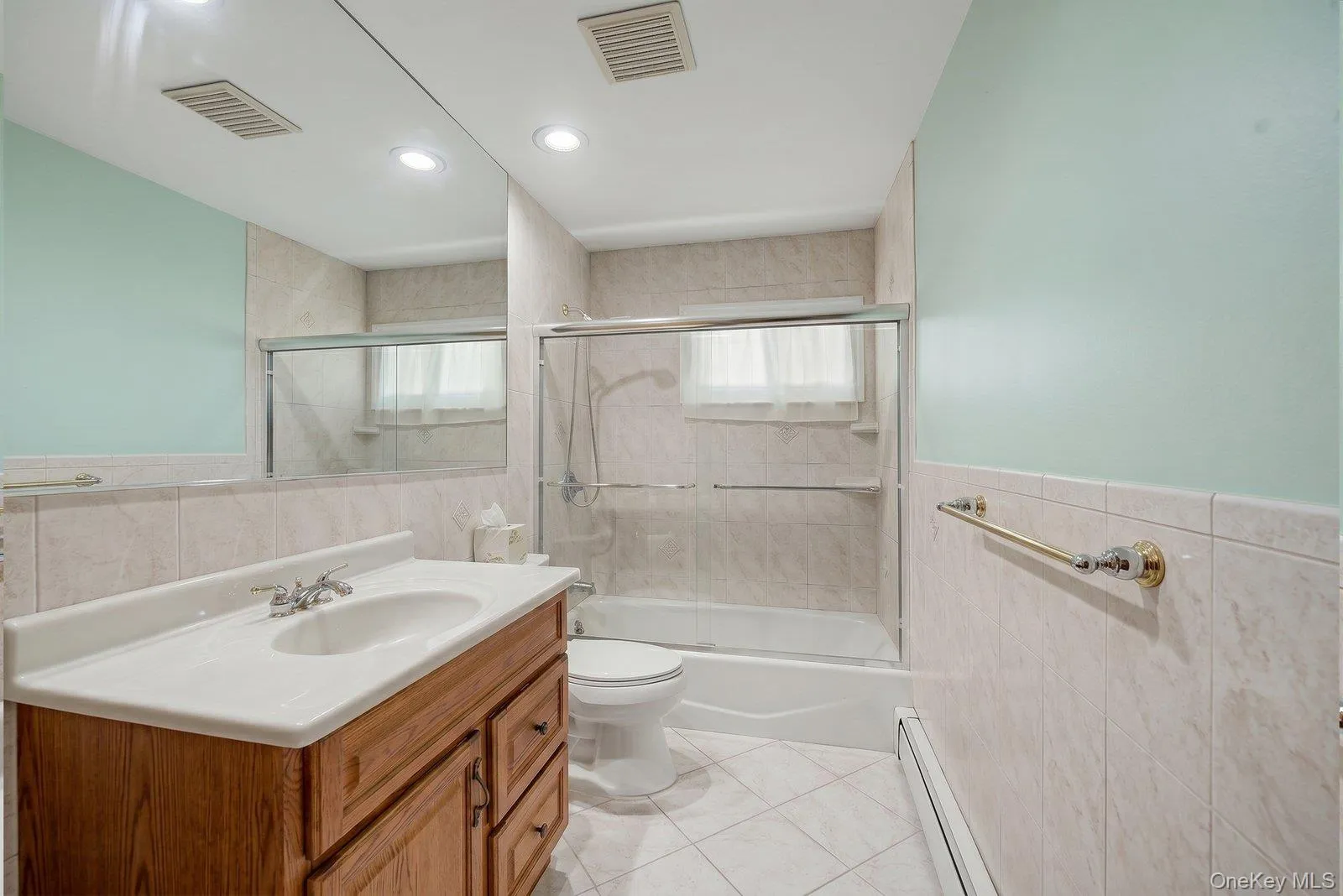 470 Ontario Street, Islip, NY, 3 Bedrooms Bedrooms, 9 Rooms Rooms,1 BathroomBathrooms,Residential,For Rent,Ontario,0,1008995 470 Ontario Street, Islip, NY, 3 Bedrooms Bedrooms, 9 Rooms Rooms,1 BathroomBathrooms,Residential,For Rent,Ontario,0,1008995
