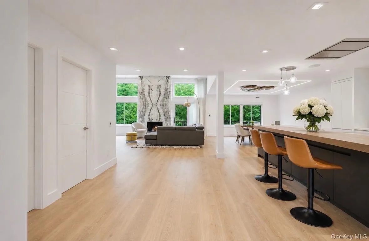 23 Estates Terrace, North Hempstead, NY, 4 Bedrooms Bedrooms, 10 Rooms Rooms,4 BathroomsBathrooms,Residential,For Rent,Estates,0,1008997 23 Estates Terrace, North Hempstead, NY, 4 Bedrooms Bedrooms, 10 Rooms Rooms,4 BathroomsBathrooms,Residential,For Rent,Estates,0,1008997