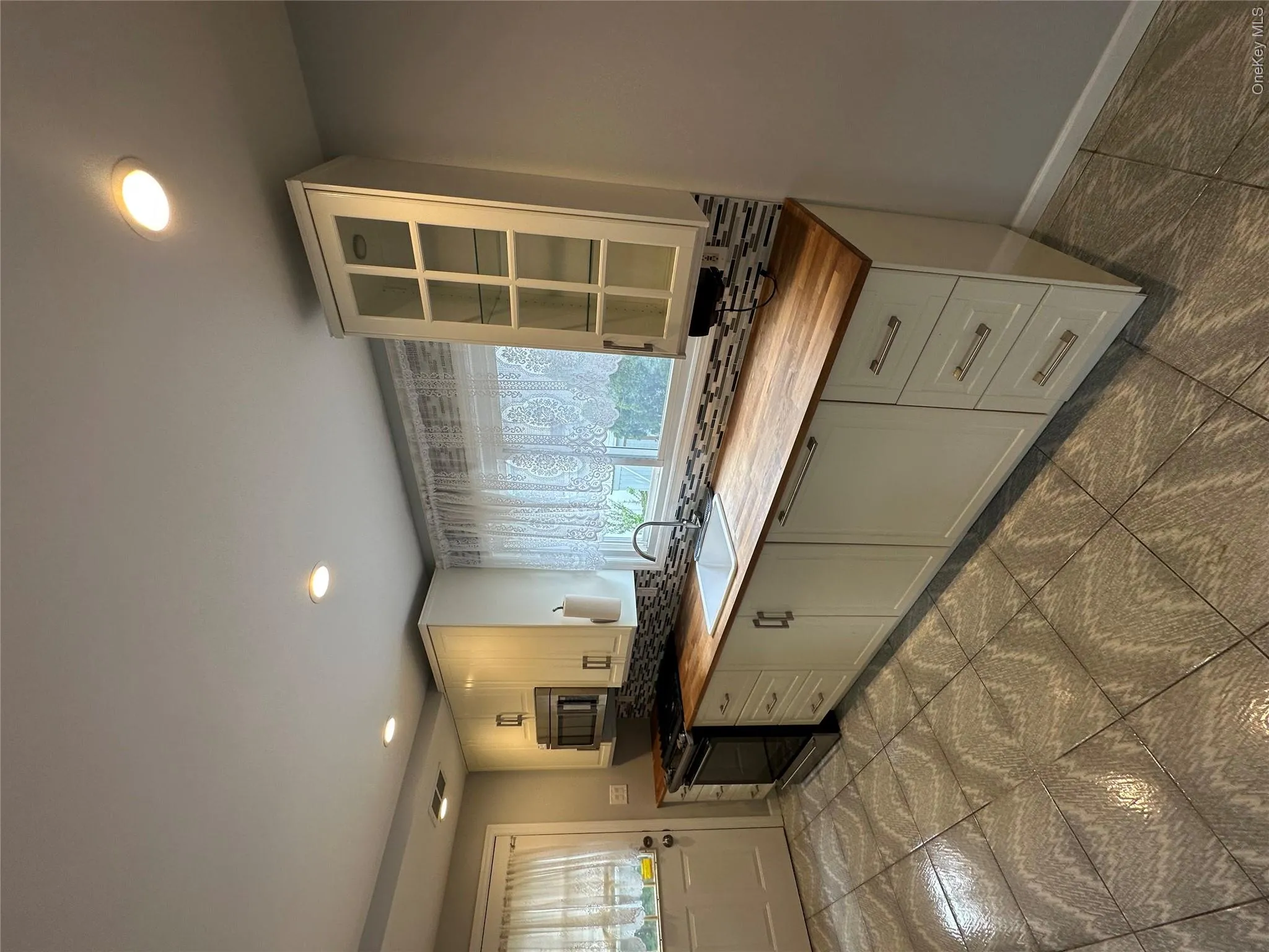 5 Ashwood Road, North Hempstead, NY, 3 Bedrooms Bedrooms, 6 Rooms Rooms,1 BathroomBathrooms,Residential Lease,For Rent,Ashwood,0,1009008 5 Ashwood Road, North Hempstead, NY, 3 Bedrooms Bedrooms, 6 Rooms Rooms,1 BathroomBathrooms,Residential Lease,For Rent,Ashwood,0,1009008
