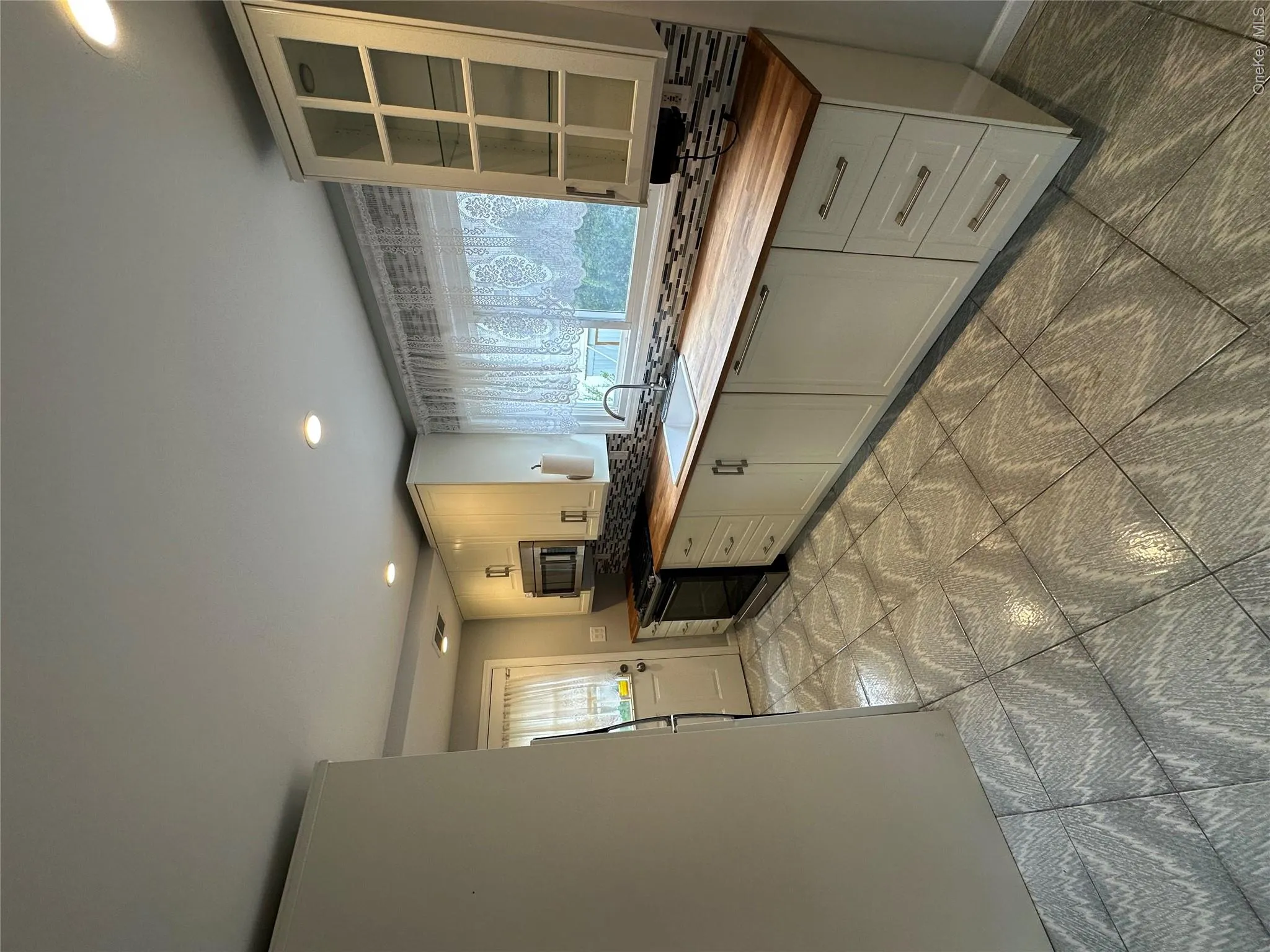 5 Ashwood Road, North Hempstead, NY, 3 Bedrooms Bedrooms, 6 Rooms Rooms,1 BathroomBathrooms,Residential Lease,For Rent,Ashwood,0,1009008 5 Ashwood Road, North Hempstead, NY, 3 Bedrooms Bedrooms, 6 Rooms Rooms,1 BathroomBathrooms,Residential Lease,For Rent,Ashwood,0,1009008