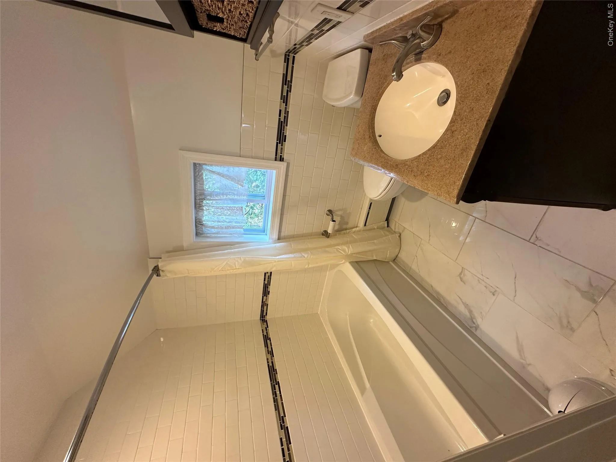 5 Ashwood Road, North Hempstead, NY, 3 Bedrooms Bedrooms, 6 Rooms Rooms,1 BathroomBathrooms,Residential Lease,For Rent,Ashwood,0,1009008 5 Ashwood Road, North Hempstead, NY, 3 Bedrooms Bedrooms, 6 Rooms Rooms,1 BathroomBathrooms,Residential Lease,For Rent,Ashwood,0,1009008