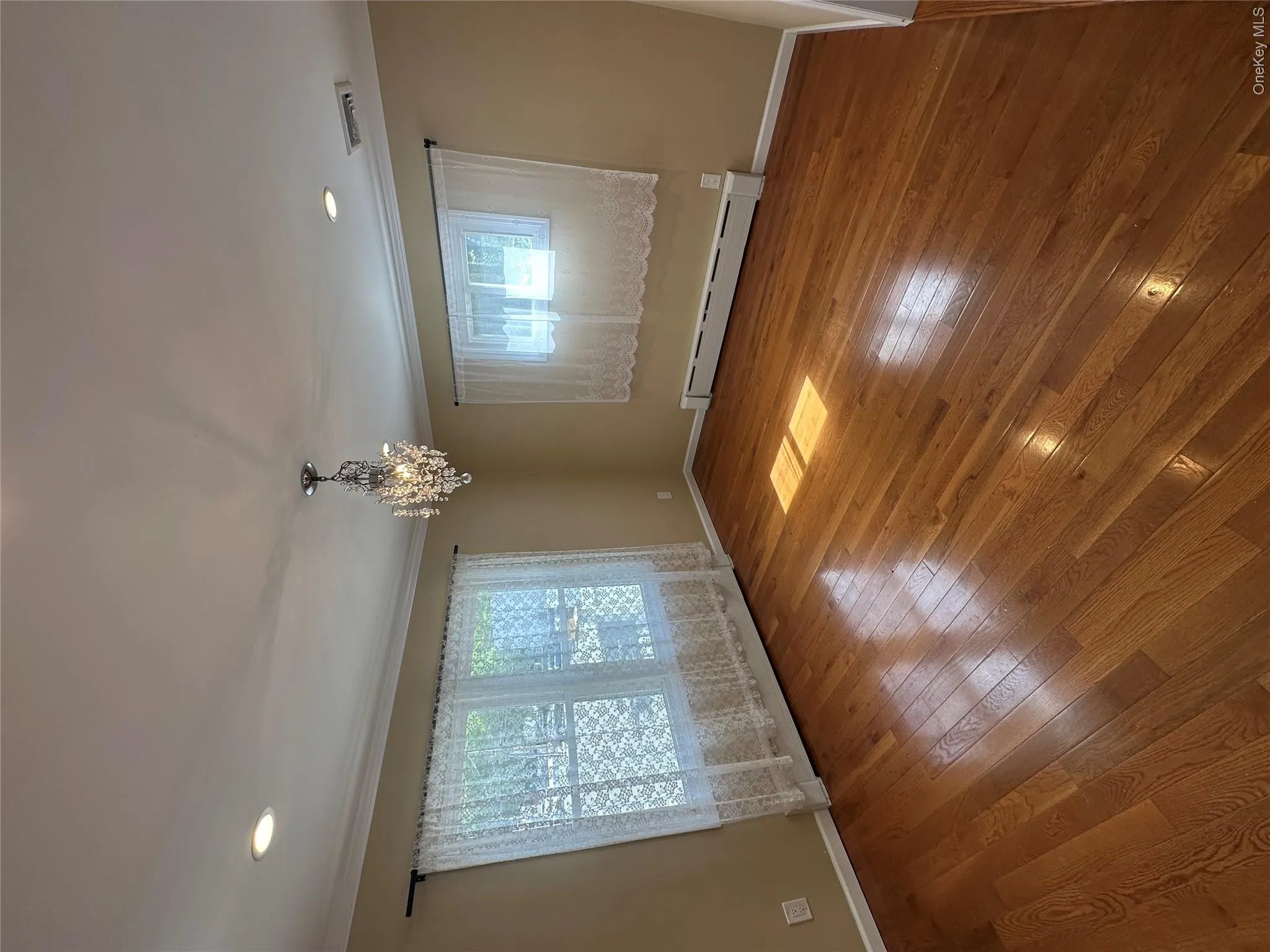 5 Ashwood Road, North Hempstead, NY, 3 Bedrooms Bedrooms, 6 Rooms Rooms,1 BathroomBathrooms,Residential Lease,For Rent,Ashwood,0,1009008 5 Ashwood Road, North Hempstead, NY, 3 Bedrooms Bedrooms, 6 Rooms Rooms,1 BathroomBathrooms,Residential Lease,For Rent,Ashwood,0,1009008