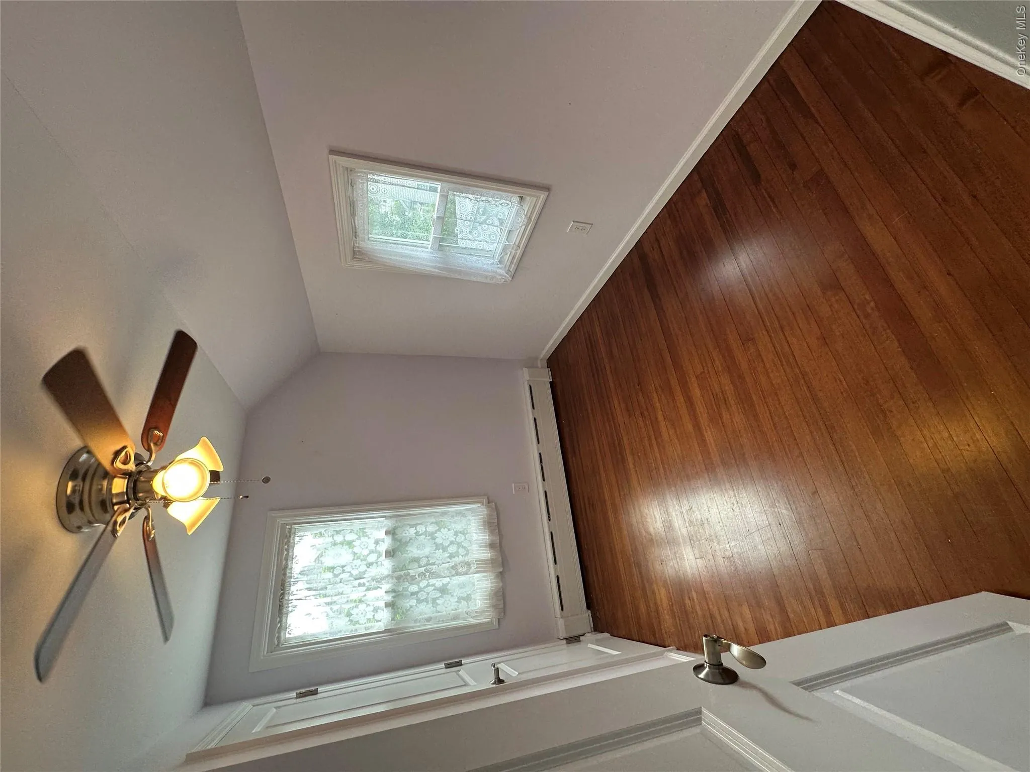 5 Ashwood Road, North Hempstead, NY, 3 Bedrooms Bedrooms, 6 Rooms Rooms,1 BathroomBathrooms,Residential Lease,For Rent,Ashwood,0,1009008 5 Ashwood Road, North Hempstead, NY, 3 Bedrooms Bedrooms, 6 Rooms Rooms,1 BathroomBathrooms,Residential Lease,For Rent,Ashwood,0,1009008