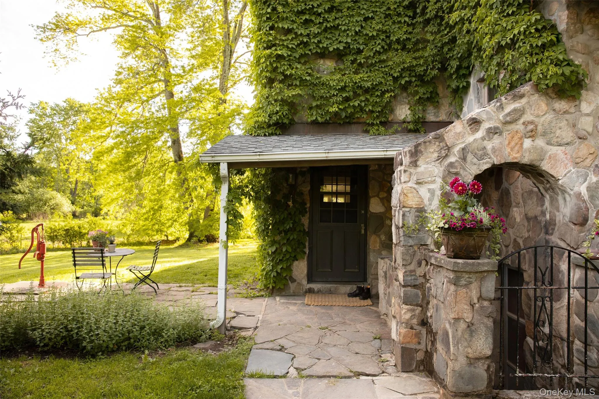 21-23 Library Lane, Woodstock, NY, 7 Bedrooms Bedrooms, 16 Rooms Rooms,4 BathroomsBathrooms,Residential,For Rent,Library Lane,0,1009009 21-23 Library Lane, Woodstock, NY, 7 Bedrooms Bedrooms, 16 Rooms Rooms,4 BathroomsBathrooms,Residential,For Rent,Library Lane,0,1009009