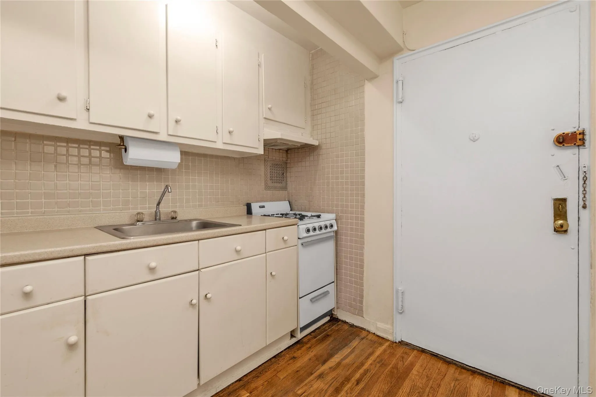 31-85 Crescent Street, New York, NY, 3 Rooms Rooms,1 BathroomBathrooms,Residential,For Rent,Crescent Street,0,1009010 31-85 Crescent Street, New York, NY, 3 Rooms Rooms,1 BathroomBathrooms,Residential,For Rent,Crescent Street,0,1009010