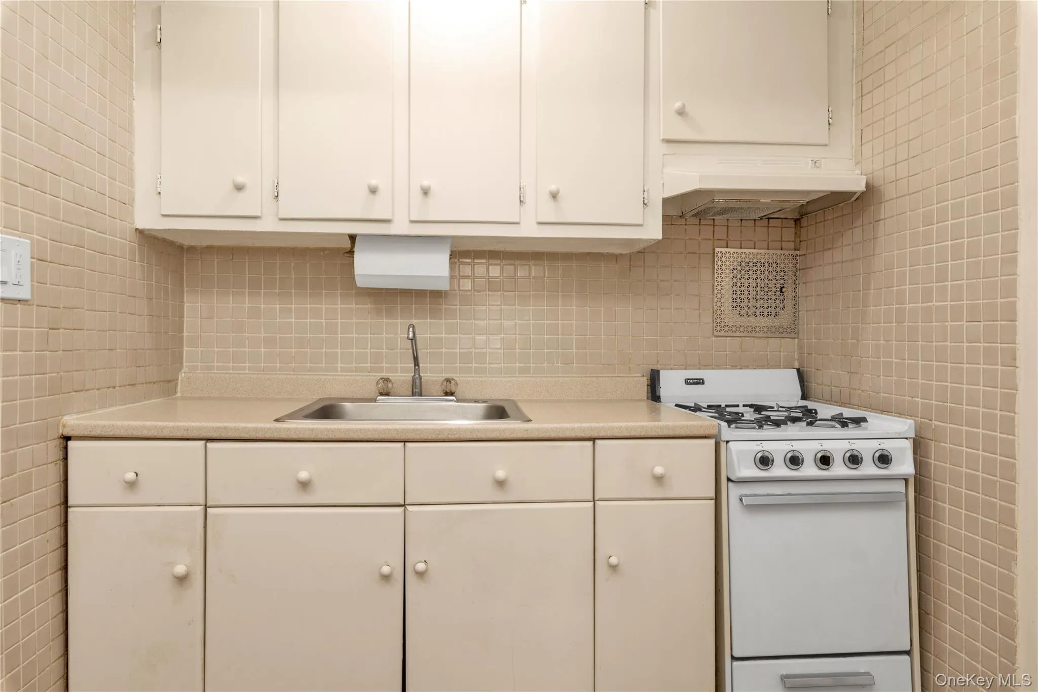 31-85 Crescent Street, New York, NY, 3 Rooms Rooms,1 BathroomBathrooms,Residential,For Rent,Crescent Street,0,1009010 31-85 Crescent Street, New York, NY, 3 Rooms Rooms,1 BathroomBathrooms,Residential,For Rent,Crescent Street,0,1009010