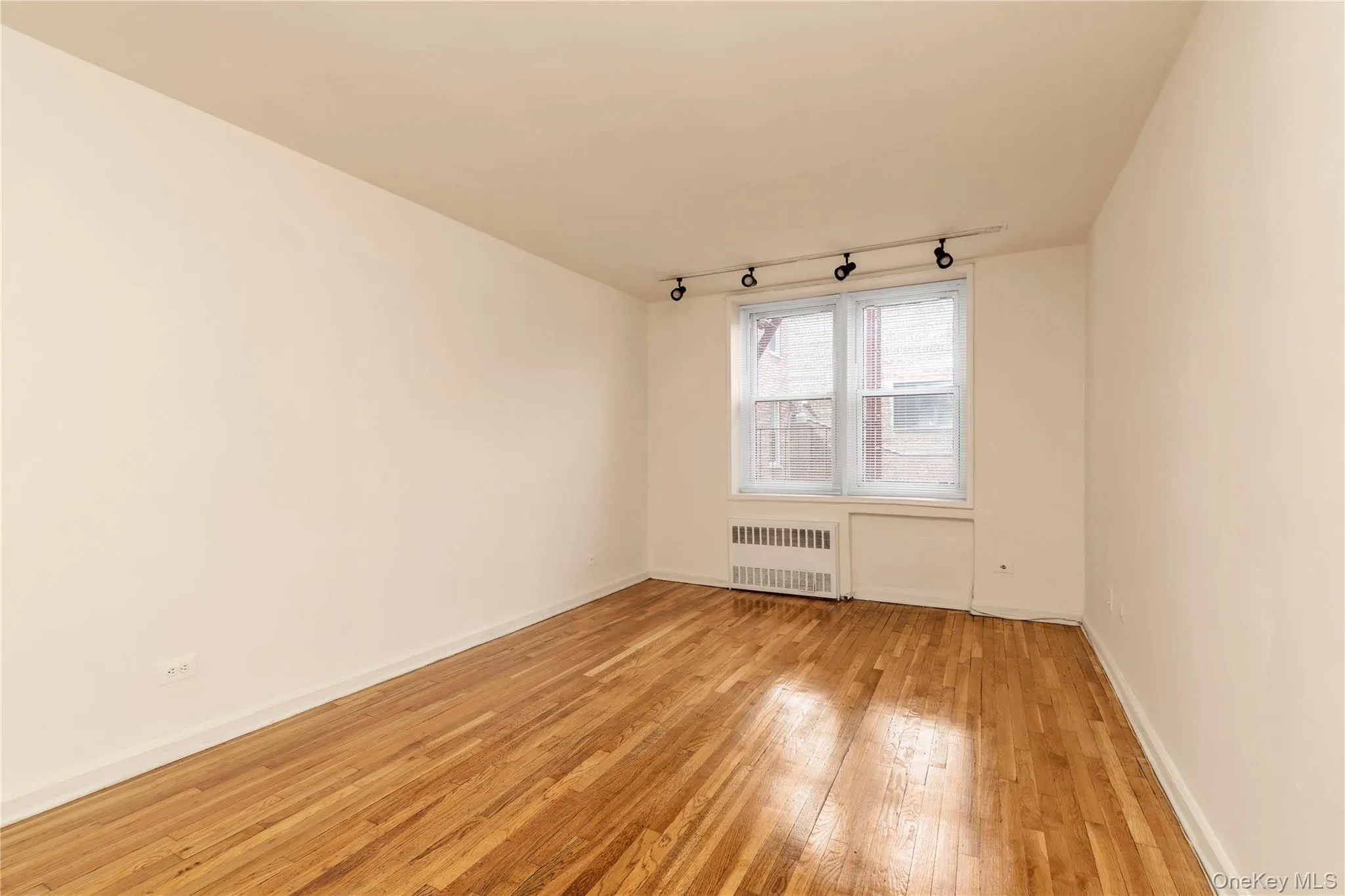 31-85 Crescent Street, New York, NY, 3 Rooms Rooms,1 BathroomBathrooms,Residential,For Rent,Crescent Street,0,1009010 31-85 Crescent Street, New York, NY, 3 Rooms Rooms,1 BathroomBathrooms,Residential,For Rent,Crescent Street,0,1009010