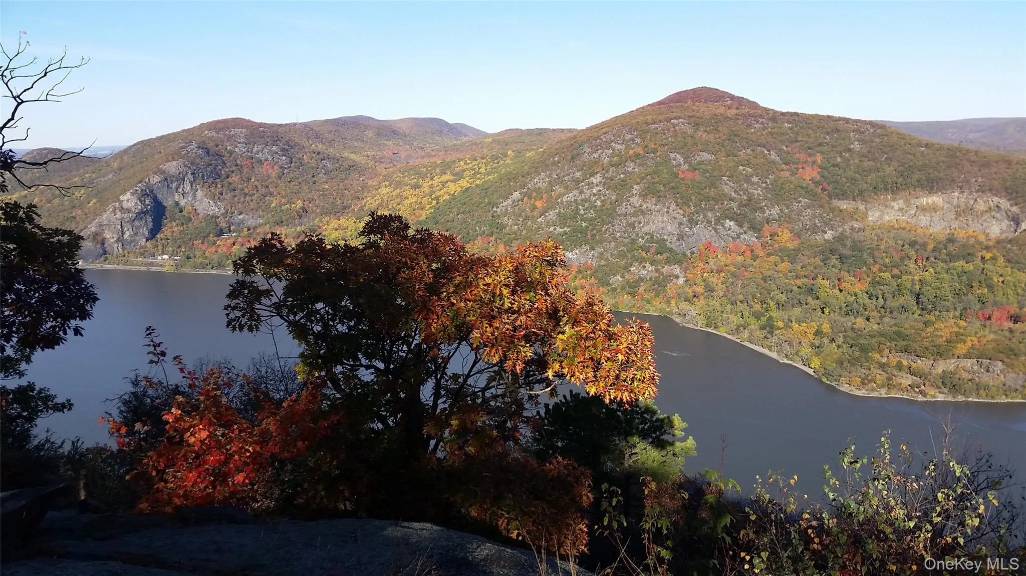 Additional Parklands, hiking trails, and river views along State parkland along the Hudson River nearby Additional Parklands, hiking trails, and river views along State parkland along the Hudson River nearby