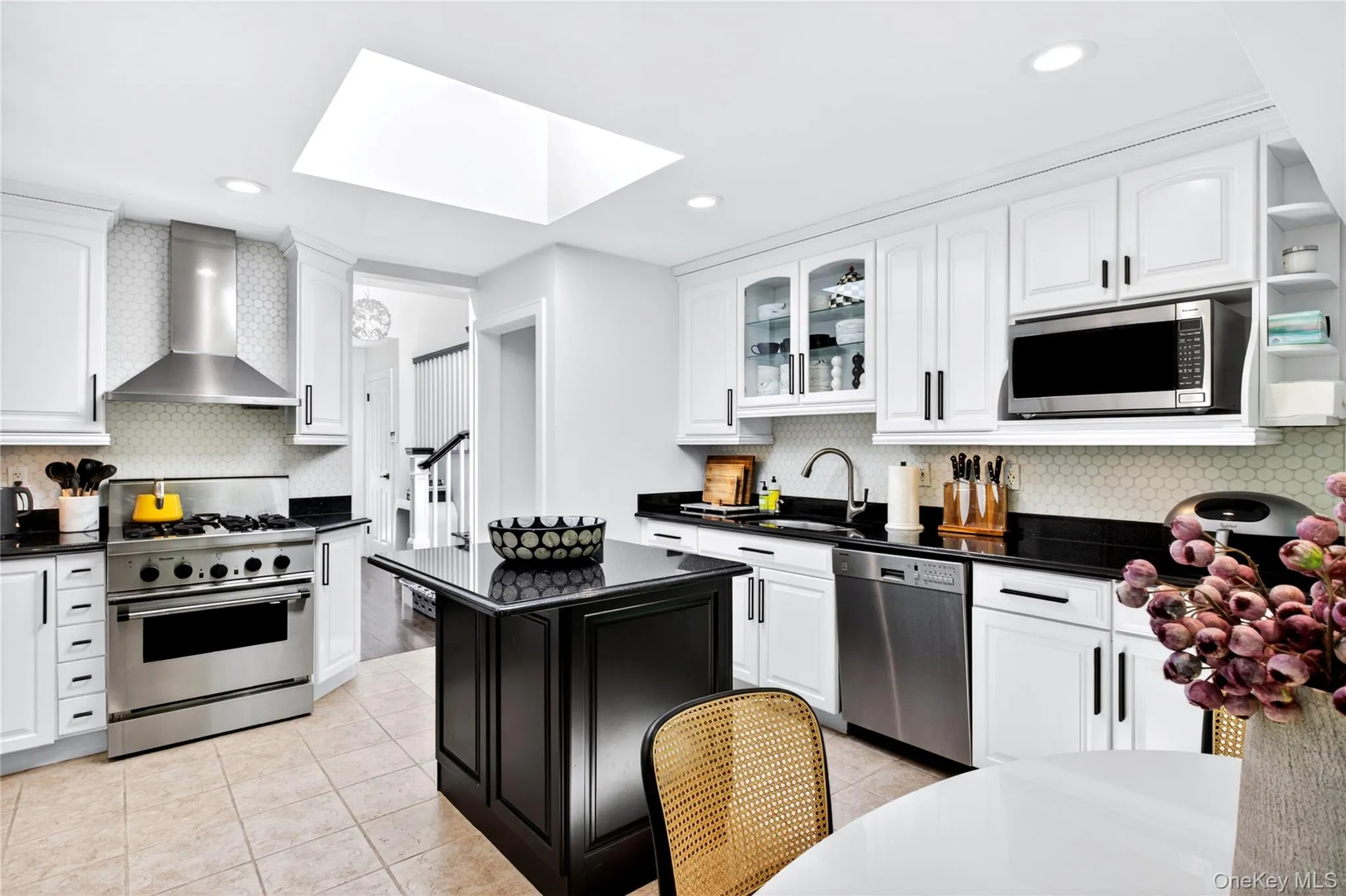 16 Cherrywood Lane, North Hempstead, NY, 3 Bedrooms Bedrooms, 8 Rooms Rooms,3 BathroomsBathrooms,Residential,For Rent,Cherrywood,0,1009018 16 Cherrywood Lane, North Hempstead, NY, 3 Bedrooms Bedrooms, 8 Rooms Rooms,3 BathroomsBathrooms,Residential,For Rent,Cherrywood,0,1009018