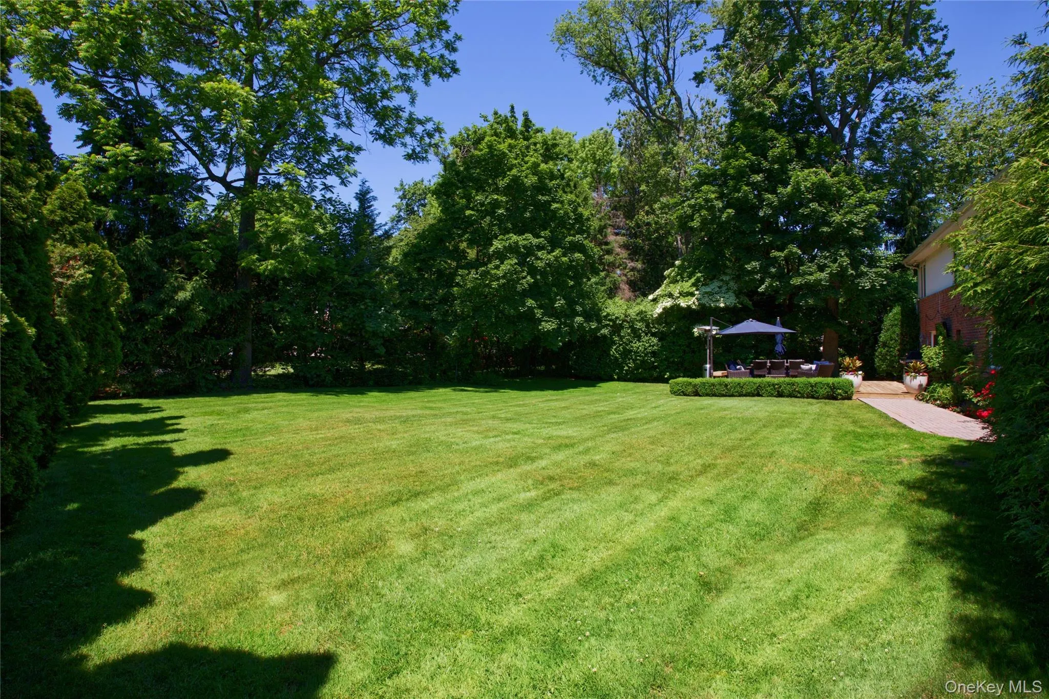 16 Cherrywood Lane, North Hempstead, NY, 3 Bedrooms Bedrooms, 8 Rooms Rooms,3 BathroomsBathrooms,Residential,For Rent,Cherrywood,0,1009018 16 Cherrywood Lane, North Hempstead, NY, 3 Bedrooms Bedrooms, 8 Rooms Rooms,3 BathroomsBathrooms,Residential,For Rent,Cherrywood,0,1009018