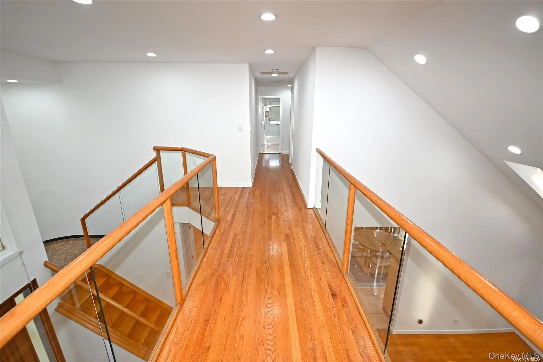24 Warwick Road, North Hempstead, NY, 4 Bedrooms Bedrooms, 9 Rooms Rooms,3 BathroomsBathrooms,Residential Lease,For Rent,Warwick,0,1009021 24 Warwick Road, North Hempstead, NY, 4 Bedrooms Bedrooms, 9 Rooms Rooms,3 BathroomsBathrooms,Residential Lease,For Rent,Warwick,0,1009021