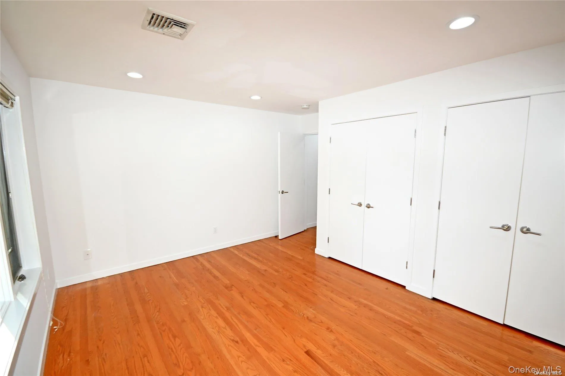 24 Warwick Road, North Hempstead, NY, 4 Bedrooms Bedrooms, 9 Rooms Rooms,3 BathroomsBathrooms,Residential Lease,For Rent,Warwick,0,1009021 24 Warwick Road, North Hempstead, NY, 4 Bedrooms Bedrooms, 9 Rooms Rooms,3 BathroomsBathrooms,Residential Lease,For Rent,Warwick,0,1009021