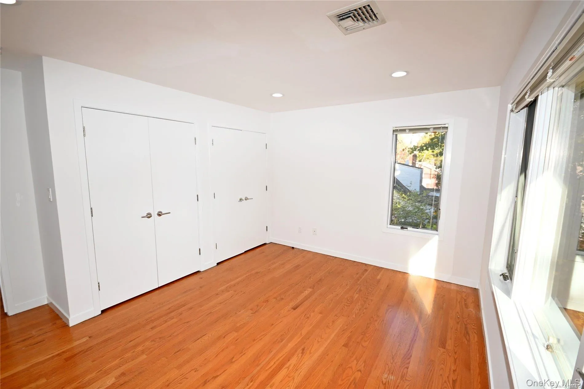 24 Warwick Road, North Hempstead, NY, 4 Bedrooms Bedrooms, 9 Rooms Rooms,3 BathroomsBathrooms,Residential Lease,For Rent,Warwick,0,1009021 24 Warwick Road, North Hempstead, NY, 4 Bedrooms Bedrooms, 9 Rooms Rooms,3 BathroomsBathrooms,Residential Lease,For Rent,Warwick,0,1009021