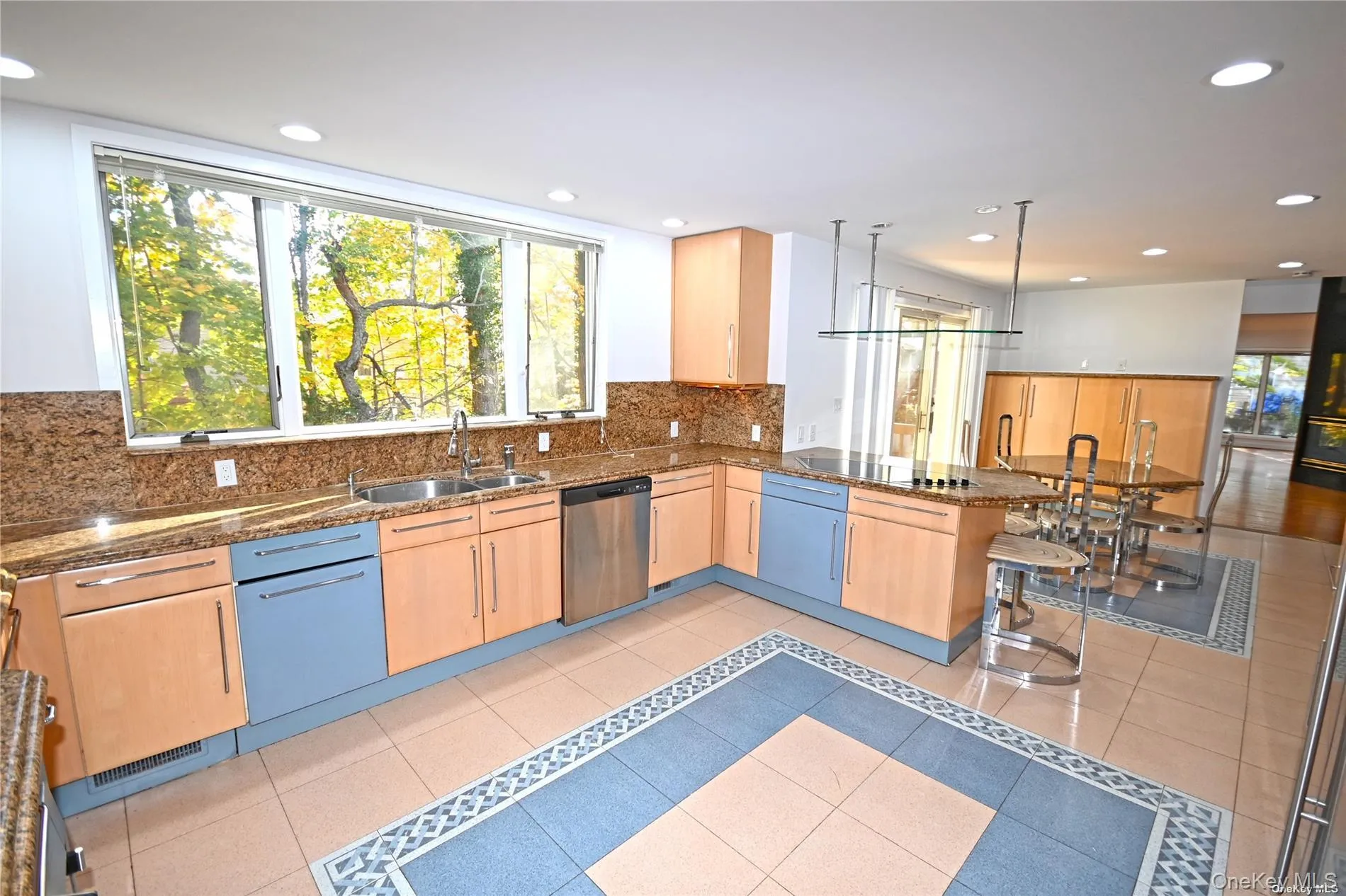24 Warwick Road, North Hempstead, NY, 4 Bedrooms Bedrooms, 9 Rooms Rooms,3 BathroomsBathrooms,Residential Lease,For Rent,Warwick,0,1009021 24 Warwick Road, North Hempstead, NY, 4 Bedrooms Bedrooms, 9 Rooms Rooms,3 BathroomsBathrooms,Residential Lease,For Rent,Warwick,0,1009021