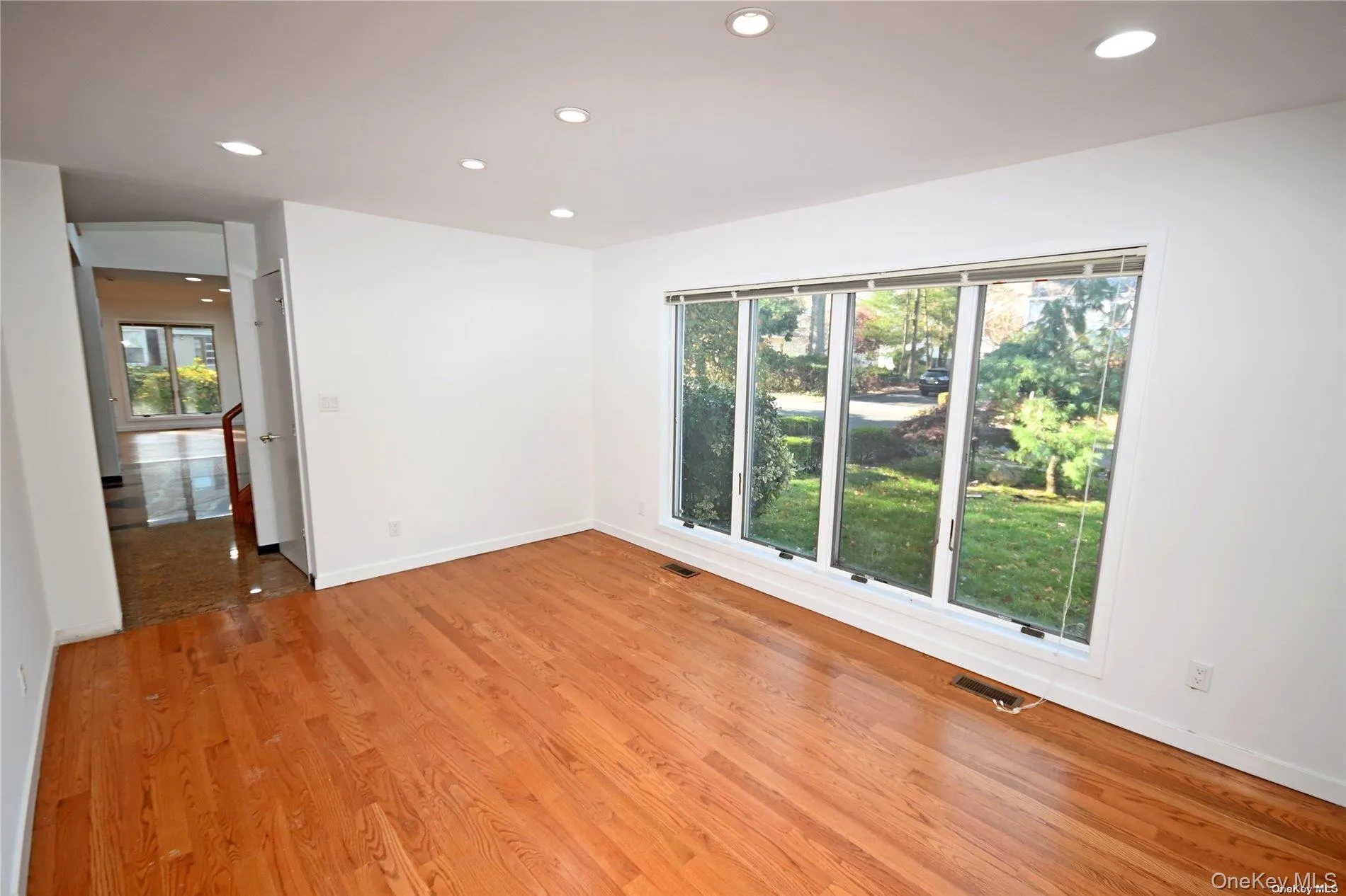 24 Warwick Road, North Hempstead, NY, 4 Bedrooms Bedrooms, 9 Rooms Rooms,3 BathroomsBathrooms,Residential Lease,For Rent,Warwick,0,1009021 24 Warwick Road, North Hempstead, NY, 4 Bedrooms Bedrooms, 9 Rooms Rooms,3 BathroomsBathrooms,Residential Lease,For Rent,Warwick,0,1009021