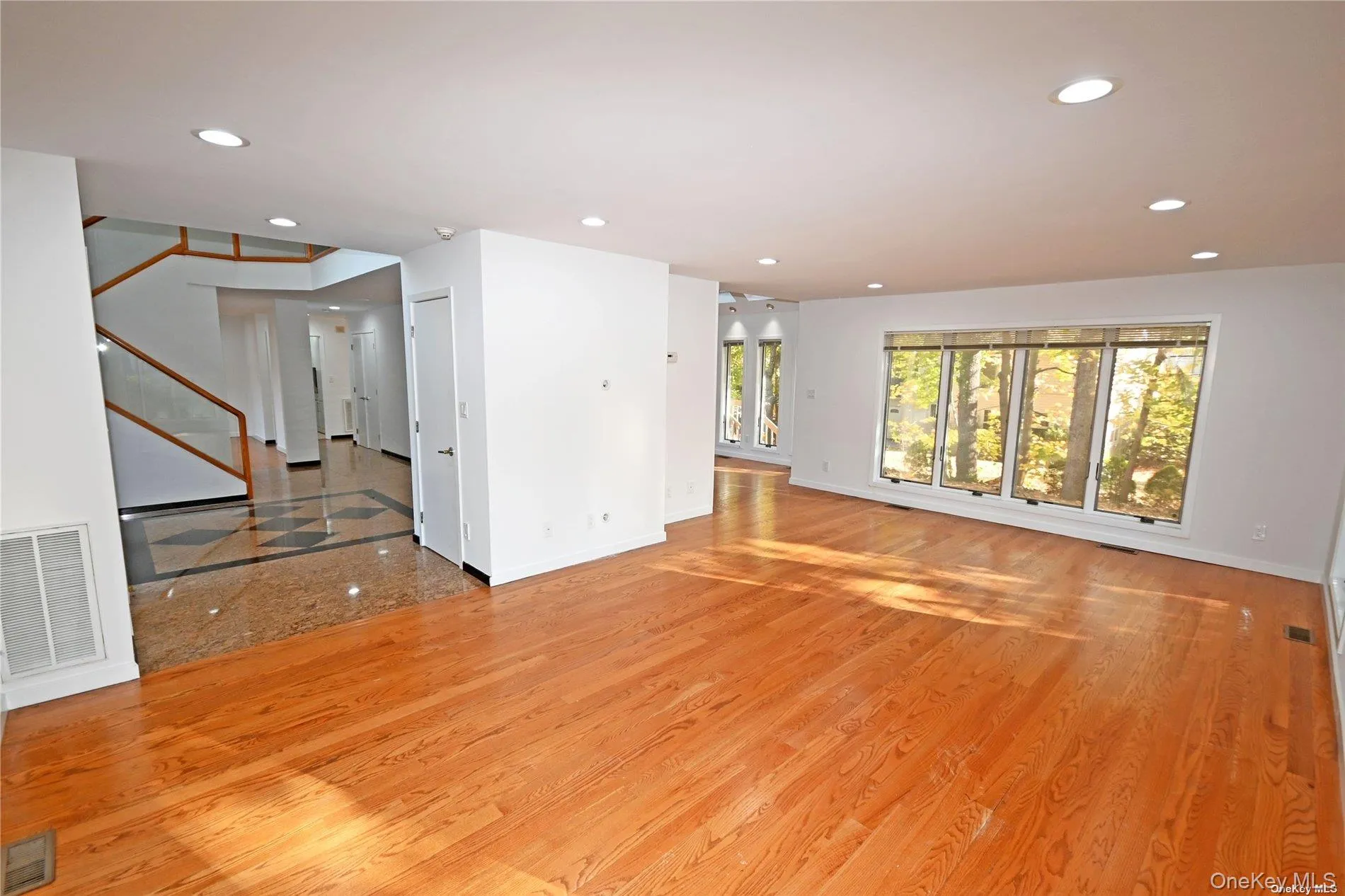 24 Warwick Road, North Hempstead, NY, 4 Bedrooms Bedrooms, 9 Rooms Rooms,3 BathroomsBathrooms,Residential Lease,For Rent,Warwick,0,1009021 24 Warwick Road, North Hempstead, NY, 4 Bedrooms Bedrooms, 9 Rooms Rooms,3 BathroomsBathrooms,Residential Lease,For Rent,Warwick,0,1009021