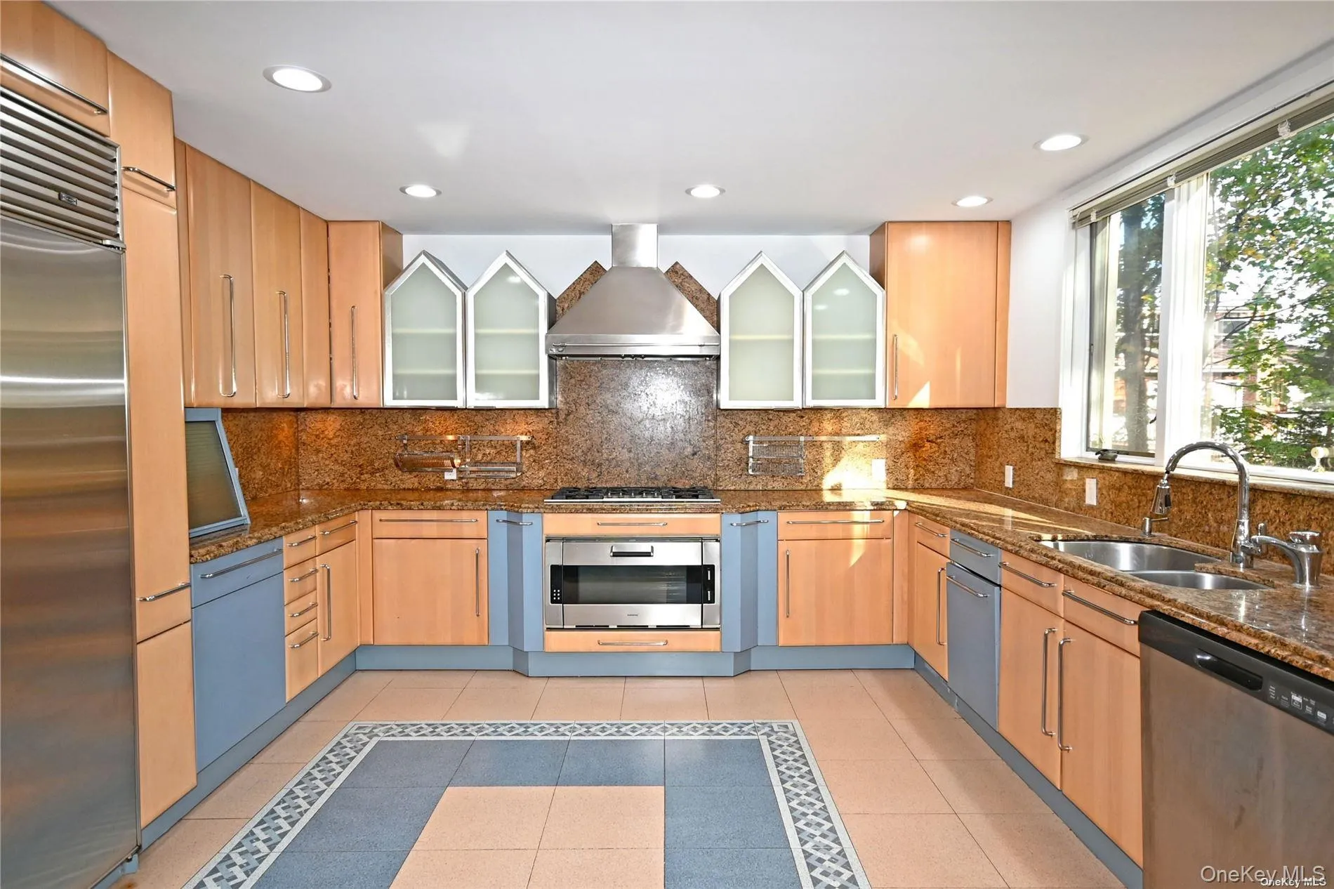 24 Warwick Road, North Hempstead, NY, 4 Bedrooms Bedrooms, 9 Rooms Rooms,3 BathroomsBathrooms,Residential Lease,For Rent,Warwick,0,1009021 24 Warwick Road, North Hempstead, NY, 4 Bedrooms Bedrooms, 9 Rooms Rooms,3 BathroomsBathrooms,Residential Lease,For Rent,Warwick,0,1009021