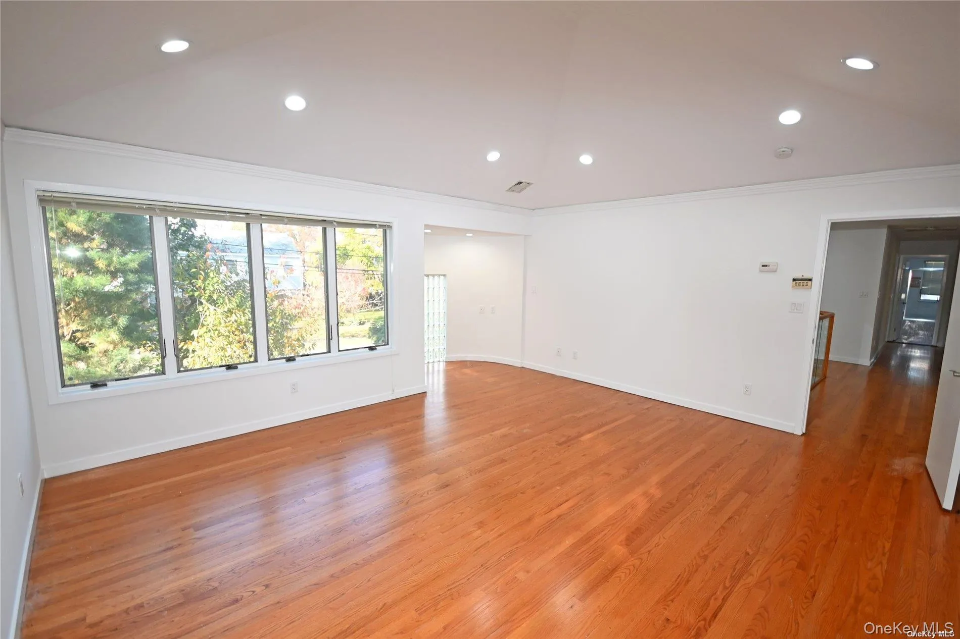 24 Warwick Road, North Hempstead, NY, 4 Bedrooms Bedrooms, 9 Rooms Rooms,3 BathroomsBathrooms,Residential Lease,For Rent,Warwick,0,1009021 24 Warwick Road, North Hempstead, NY, 4 Bedrooms Bedrooms, 9 Rooms Rooms,3 BathroomsBathrooms,Residential Lease,For Rent,Warwick,0,1009021
