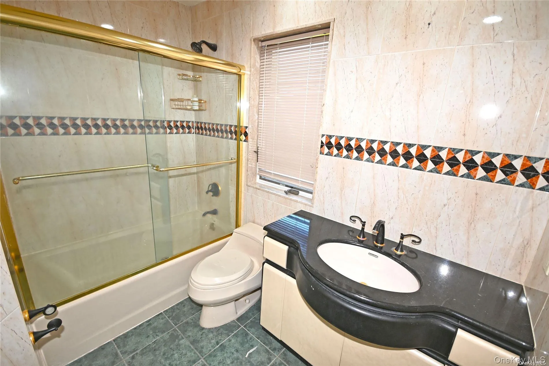 24 Warwick Road, North Hempstead, NY, 4 Bedrooms Bedrooms, 9 Rooms Rooms,3 BathroomsBathrooms,Residential Lease,For Rent,Warwick,0,1009021 24 Warwick Road, North Hempstead, NY, 4 Bedrooms Bedrooms, 9 Rooms Rooms,3 BathroomsBathrooms,Residential Lease,For Rent,Warwick,0,1009021