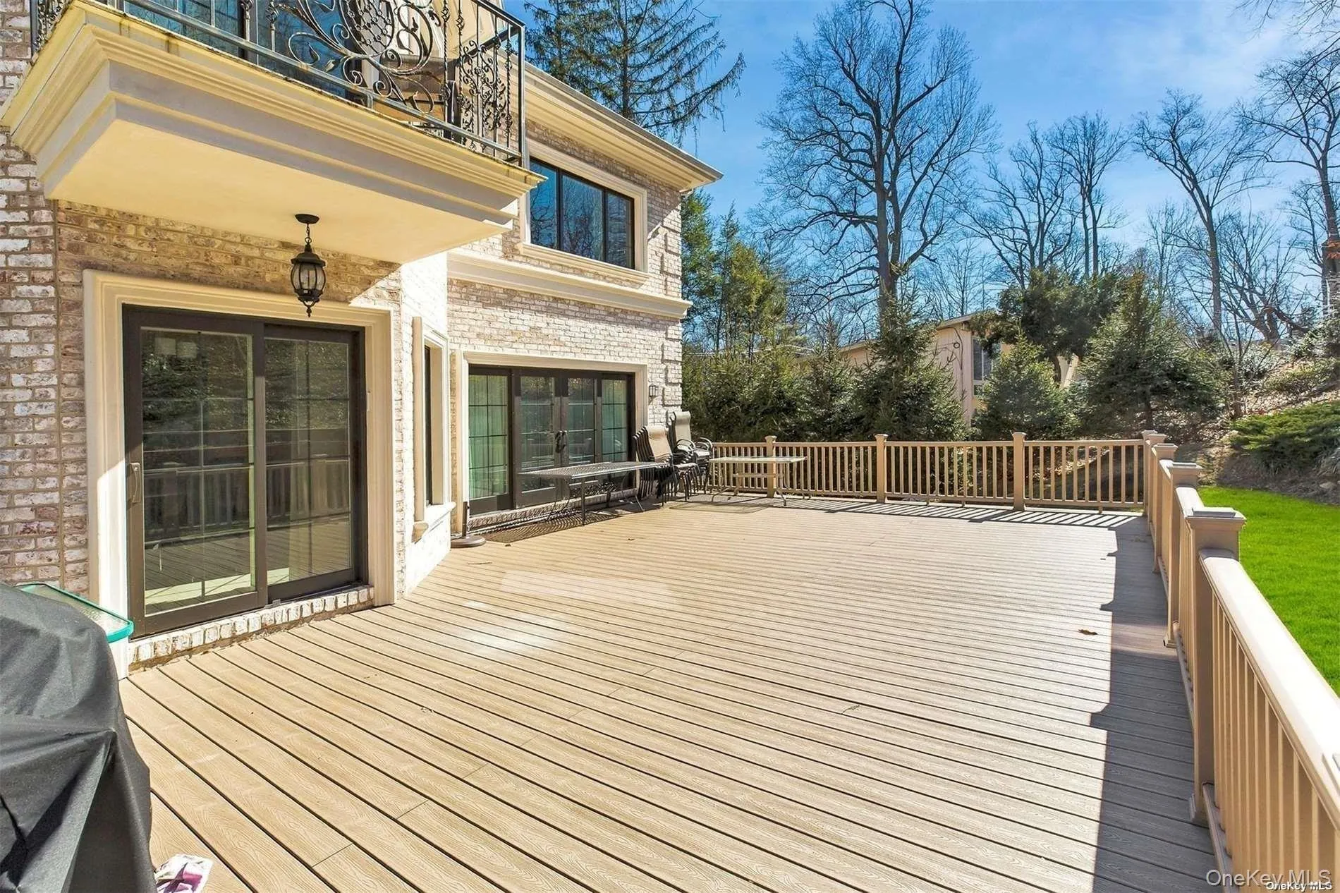 26 Spring Lane, North Hempstead, NY, 5 Bedrooms Bedrooms, 10 Rooms Rooms,4 BathroomsBathrooms,Residential Lease,For Rent,Spring,0,1009022 26 Spring Lane, North Hempstead, NY, 5 Bedrooms Bedrooms, 10 Rooms Rooms,4 BathroomsBathrooms,Residential Lease,For Rent,Spring,0,1009022