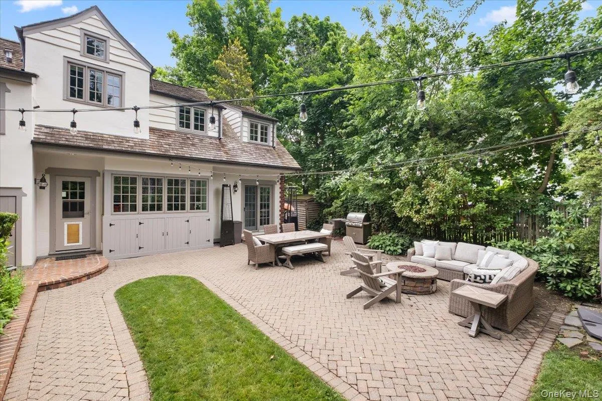 47 Brookside Drive, Mamaroneck, NY, 3 Bedrooms Bedrooms, 9 Rooms Rooms,2 BathroomsBathrooms,Residential,For Rent,Brookside,0,1009024 47 Brookside Drive, Mamaroneck, NY, 3 Bedrooms Bedrooms, 9 Rooms Rooms,2 BathroomsBathrooms,Residential,For Rent,Brookside,0,1009024