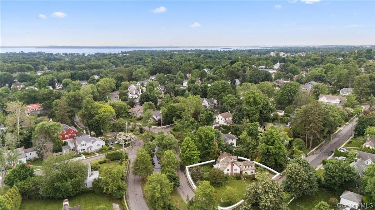 47 Brookside Drive, Mamaroneck, NY, 3 Bedrooms Bedrooms, 9 Rooms Rooms,2 BathroomsBathrooms,Residential,For Rent,Brookside,0,1009024 47 Brookside Drive, Mamaroneck, NY, 3 Bedrooms Bedrooms, 9 Rooms Rooms,2 BathroomsBathrooms,Residential,For Rent,Brookside,0,1009024