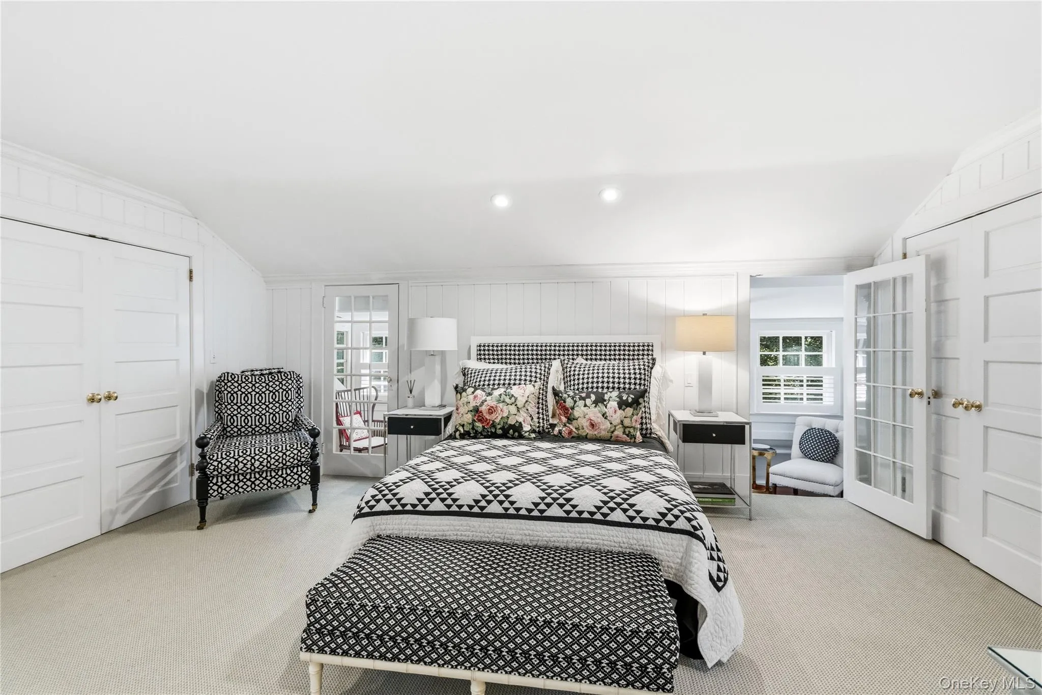 Large bedroom/another primary bedroom upstairs Large bedroom/another primary bedroom upstairs