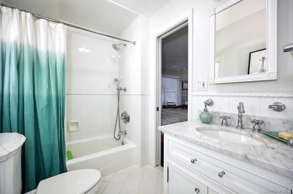 4 Glenwolde Park, Greenburgh, NY, 3 Bedrooms Bedrooms, 8 Rooms Rooms,2 BathroomsBathrooms,Residential Lease,For Rent,Glenwolde,0,1009030 4 Glenwolde Park, Greenburgh, NY, 3 Bedrooms Bedrooms, 8 Rooms Rooms,2 BathroomsBathrooms,Residential Lease,For Rent,Glenwolde,0,1009030
