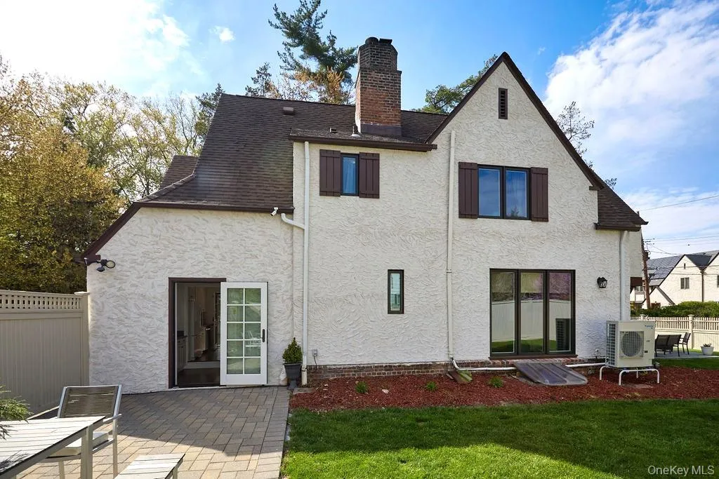 4 Glenwolde Park, Greenburgh, NY, 3 Bedrooms Bedrooms, 8 Rooms Rooms,2 BathroomsBathrooms,Residential Lease,For Rent,Glenwolde,0,1009030 4 Glenwolde Park, Greenburgh, NY, 3 Bedrooms Bedrooms, 8 Rooms Rooms,2 BathroomsBathrooms,Residential Lease,For Rent,Glenwolde,0,1009030
