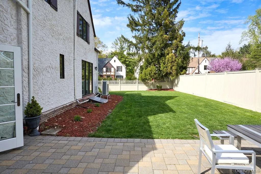 4 Glenwolde Park, Greenburgh, NY, 3 Bedrooms Bedrooms, 8 Rooms Rooms,2 BathroomsBathrooms,Residential Lease,For Rent,Glenwolde,0,1009030 4 Glenwolde Park, Greenburgh, NY, 3 Bedrooms Bedrooms, 8 Rooms Rooms,2 BathroomsBathrooms,Residential Lease,For Rent,Glenwolde,0,1009030